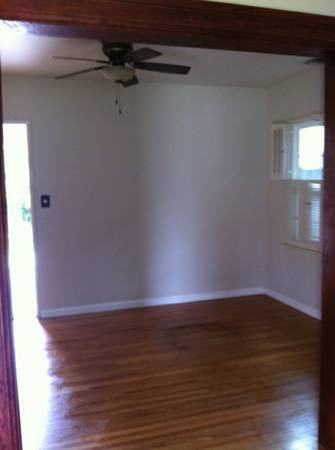 133 North Mayflower Avenue - Photo 3 of 15