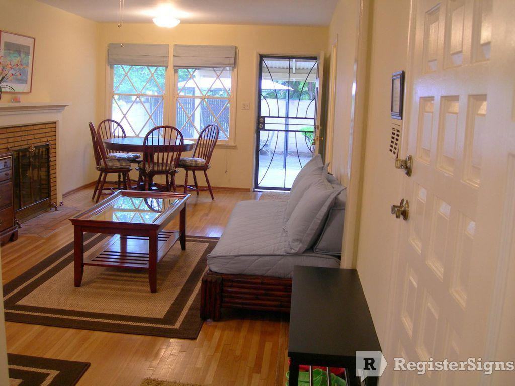 318 N Pine St - Photo 2 of 5