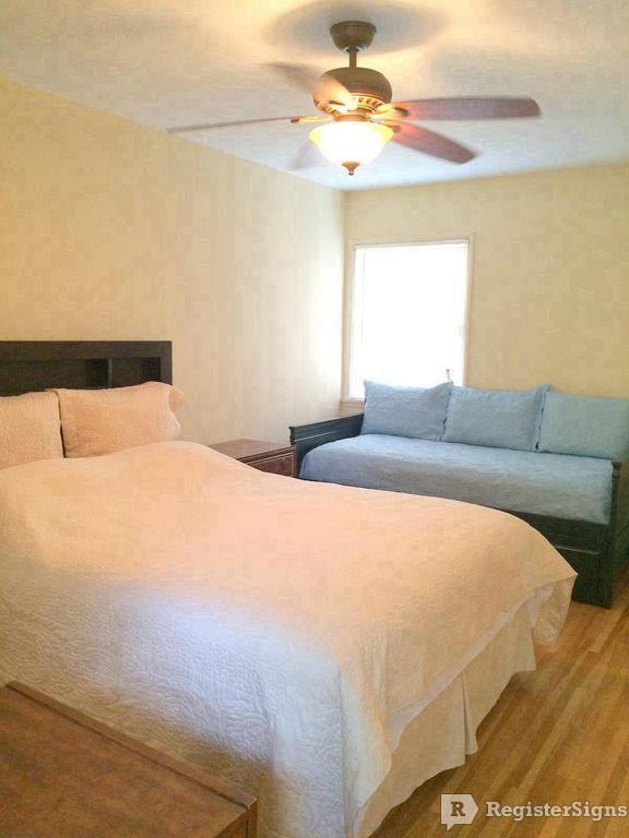 318 N Pine St - Photo 3 of 5