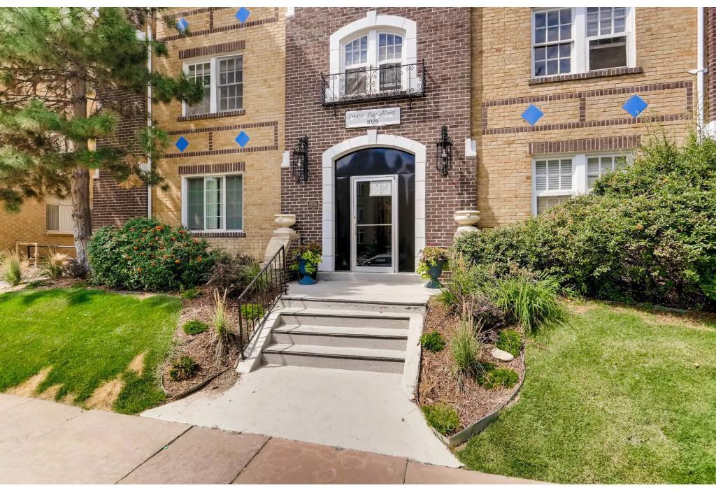 Poet's Row - Photo 3 of 17