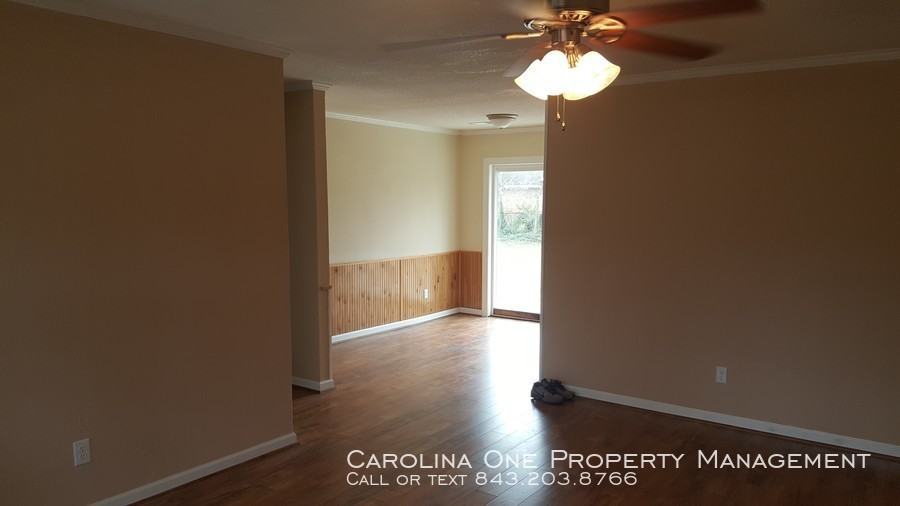110 Carriage Ct - Photo 3 of 15