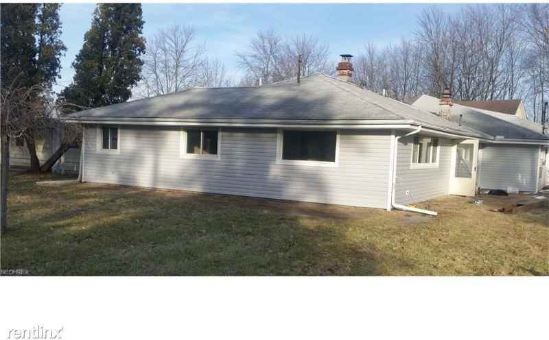 345 N Professor St - Photo 2 of 2