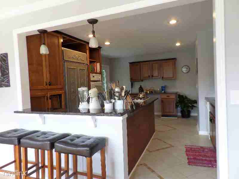 6878 Windsor Rd - Photo 3 of 10