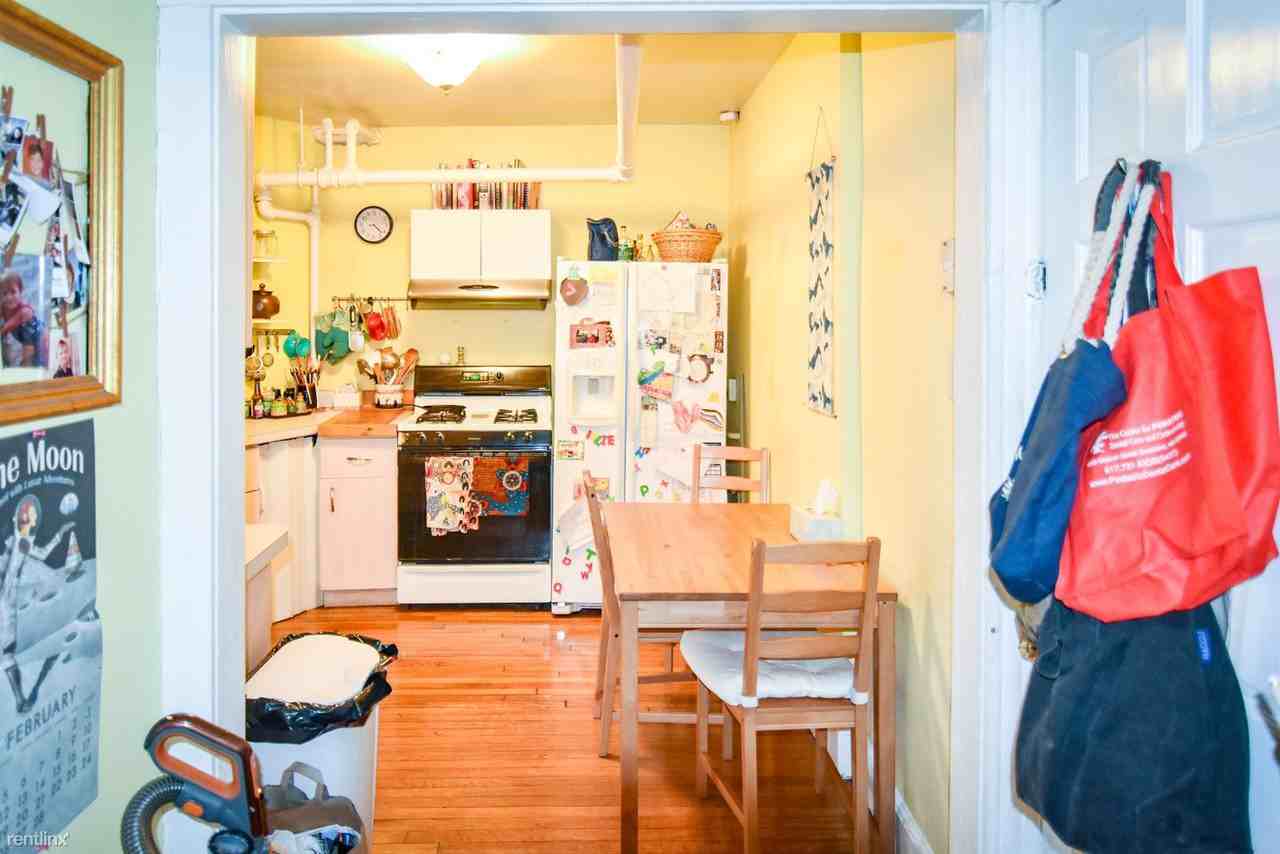 565 Washington Street - Photo 2 of 10