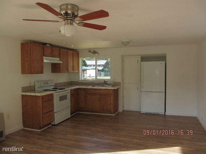 33050 Lassen Dr #13 - Photo 3 of 14