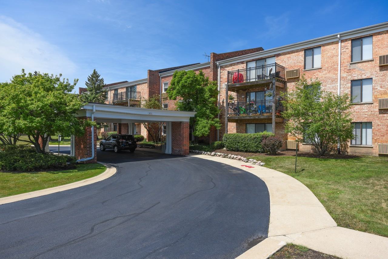 Brookview Village Apartments - Photo 2 of 11