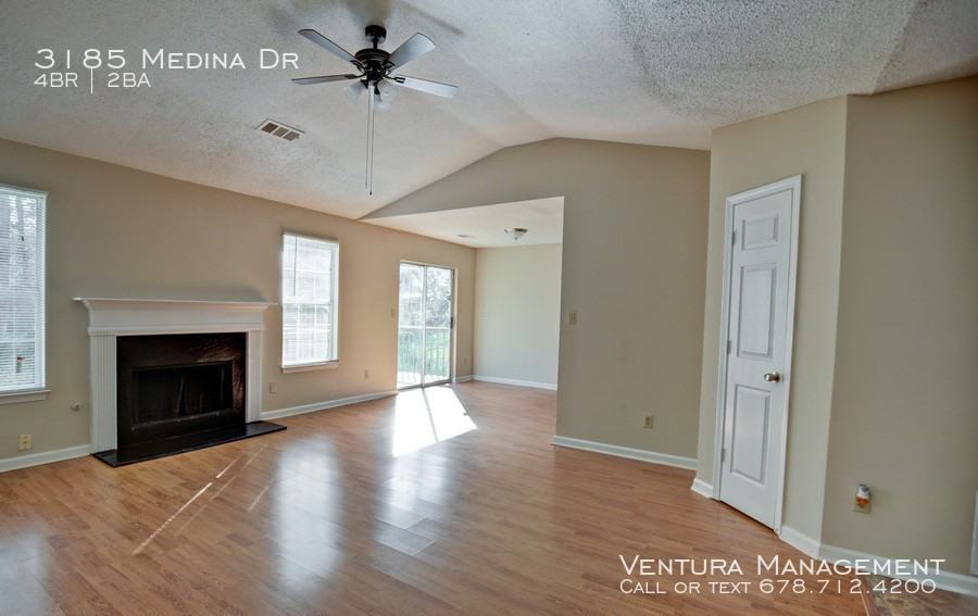3185 Medina Dr - Photo 3 of 21