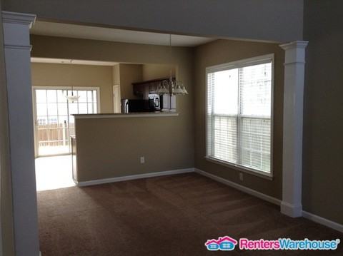 1730 Taynton Cir - Photo 3 of 12