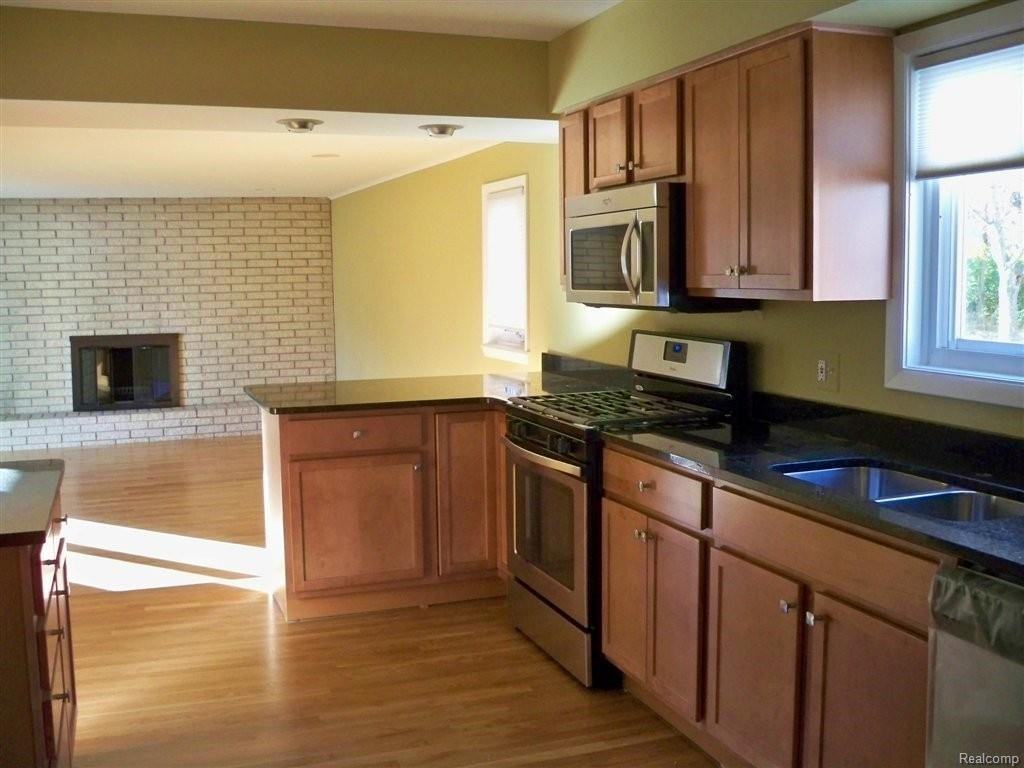 4217 Crooks Rd - Photo 2 of 9