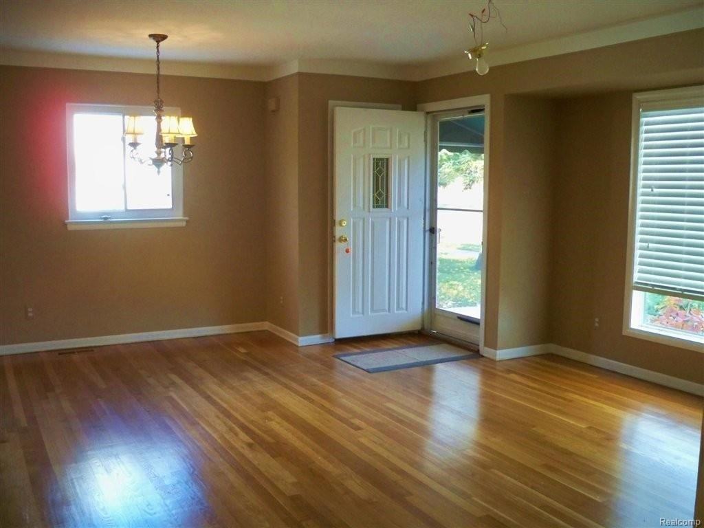 4217 Crooks Rd - Photo 3 of 9