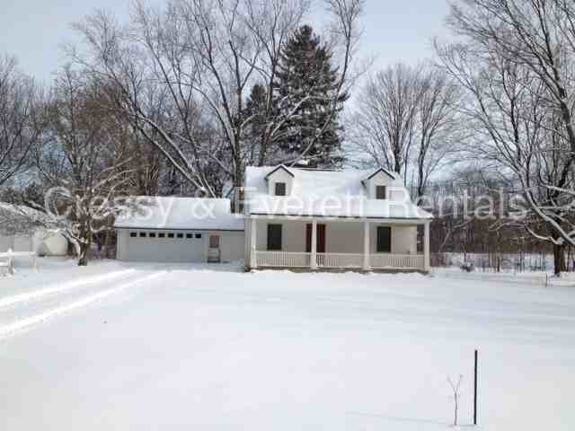 223 Kings Rd - Photo 3 of 24