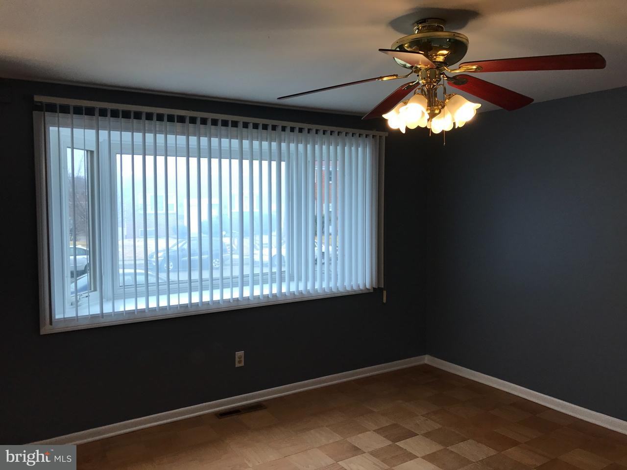 959 Circle Dr - Photo 3 of 16