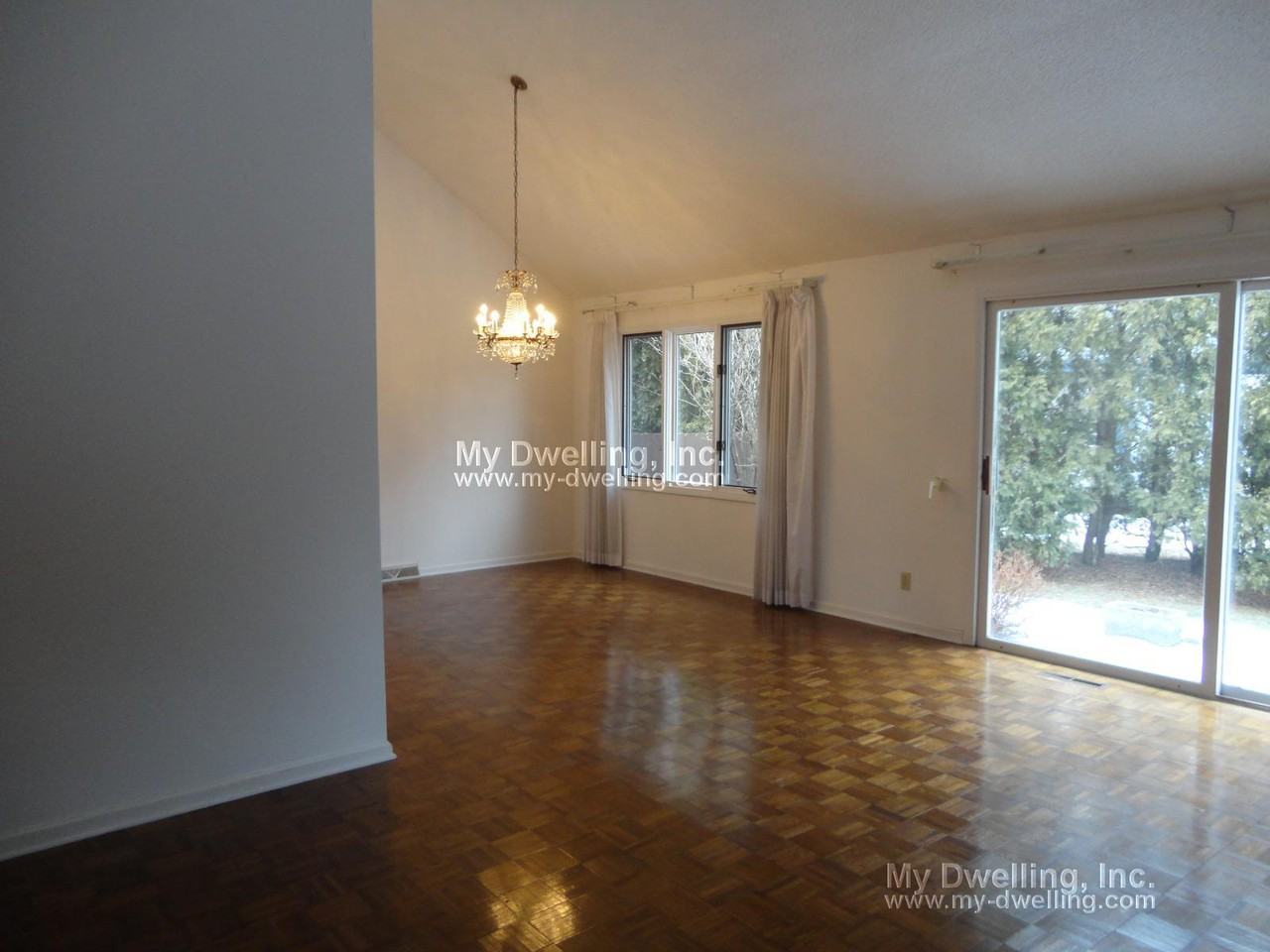 640 Evergreen Ct - Photo 2 of 16