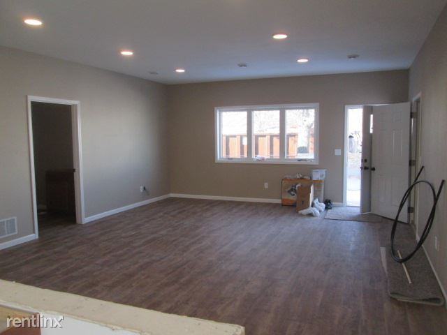 13 West Court Drive - Photo 3 of 50