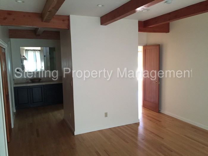 1545 Ord Grove Ave - Photo 2 of 8