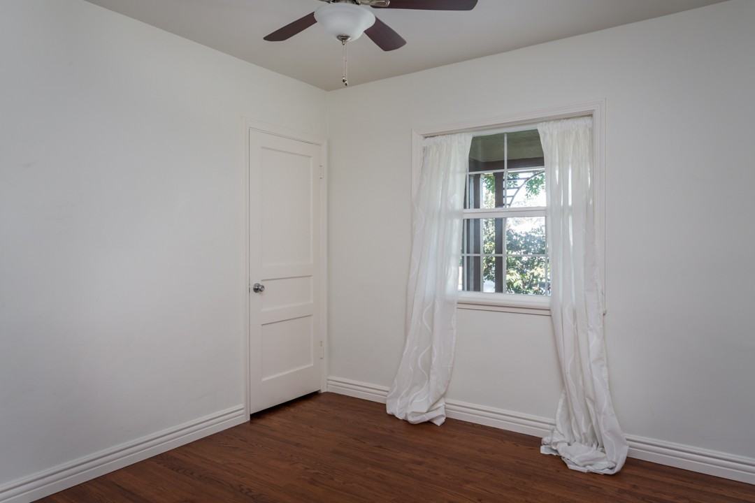 2041 Graydon Avenue - Photo 2 of 8