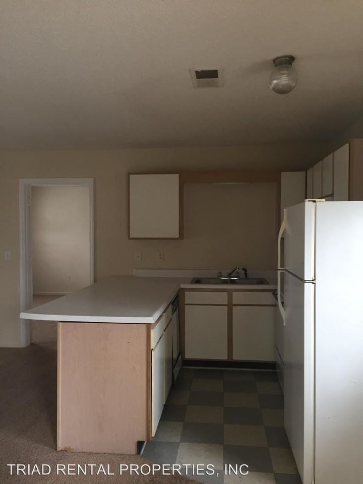 405 CITYVIEW STREET - Photo 2 of 7