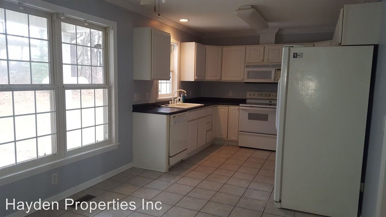 126 Sadie Ln - Photo 3 of 6