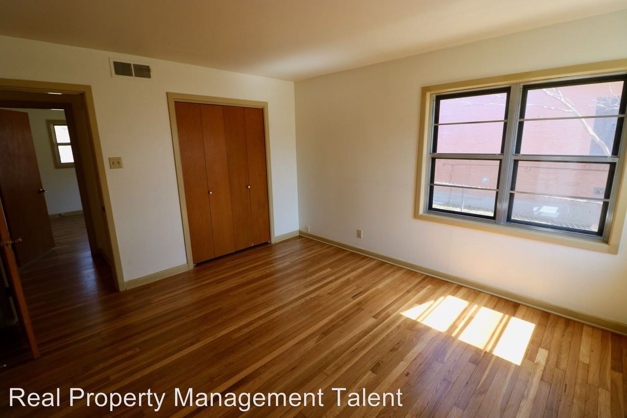 105 E Xavier Ave - Photo 3 of 9