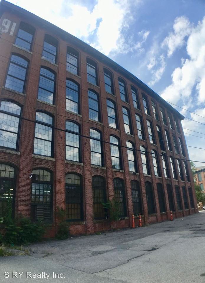 91 Hartford Ave - Photo 2 of 3