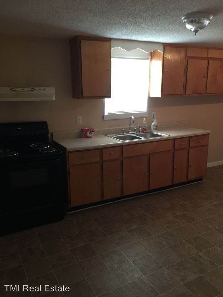 922 Nassau Ave SW - Photo 3 of 10