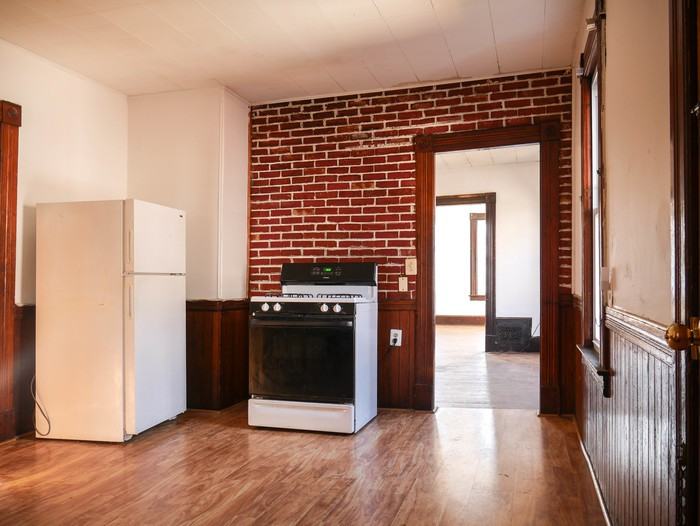 65 Knox St - Photo 3 of 8