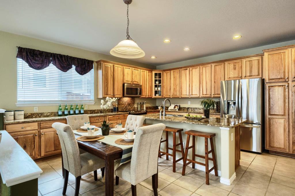 9608 West Trailmark Parkway - Photo 2 of 42