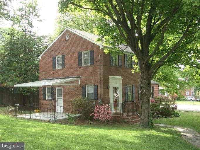 1028 N Liberty St - Photo 3 of 30