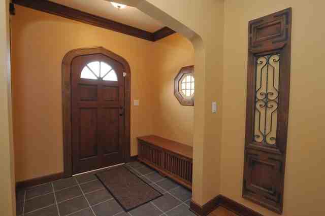 369 N Commonwealth Ave - Photo 3 of 18