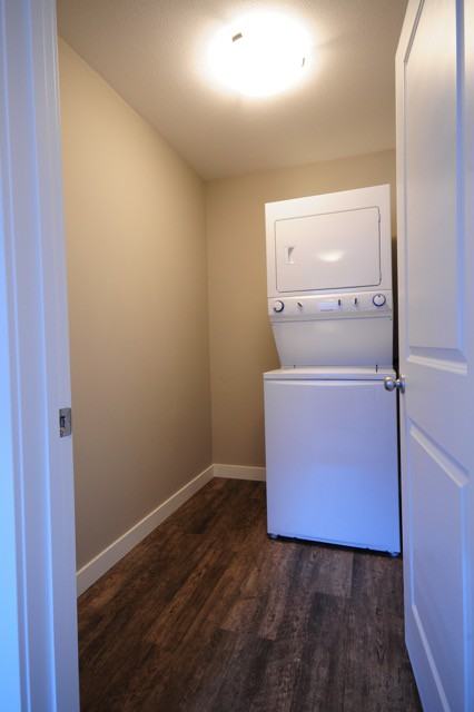 111 St. John Street N - Photo 3 of 9