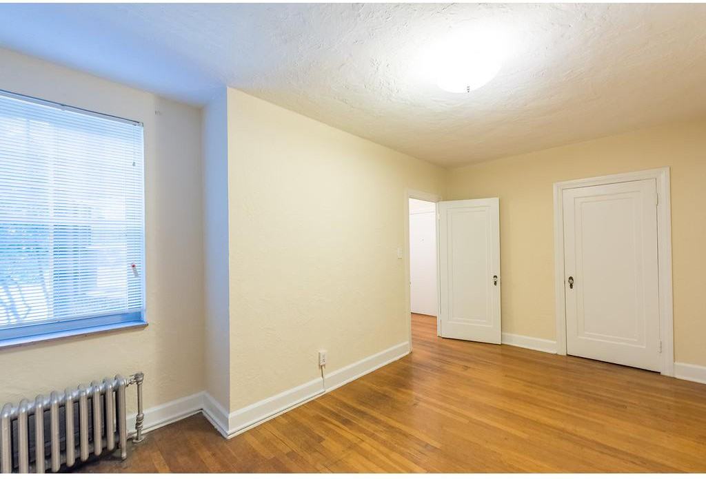 The Edgewater - Photo 6 of 19