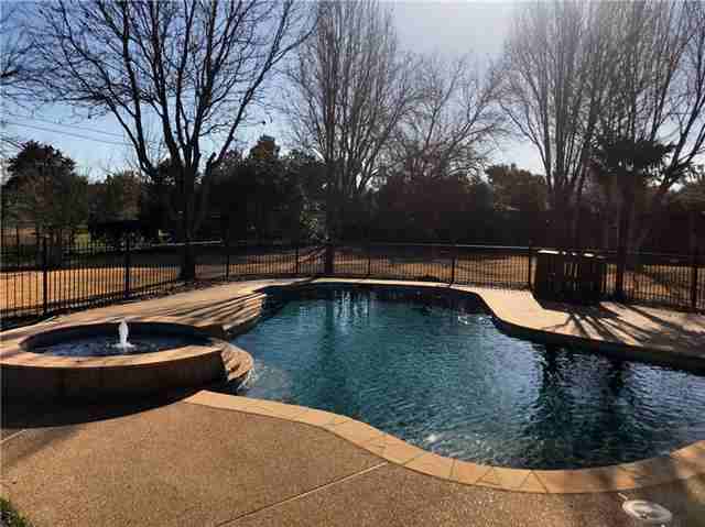 110 E Chapel Downs Dr - Photo 3 of 24