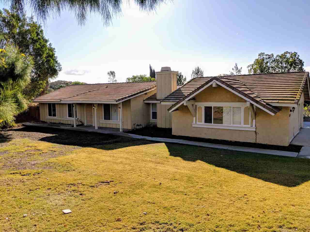 5572 Skyloft Drive - Photo 2 of 27