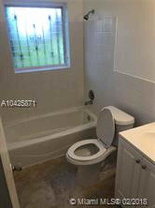 3450 SW 69th Ave #1 - Photo 3 of 8