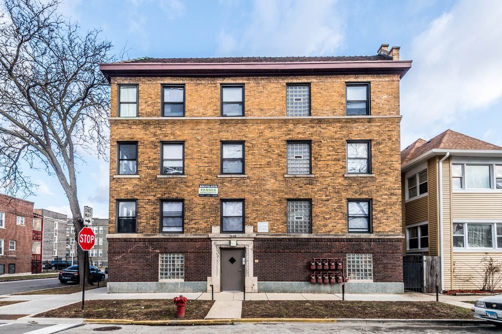 5448 W Adams St - Photo 2 of 7