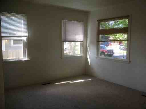 5202 N Washington Dr - Photo 3 of 10