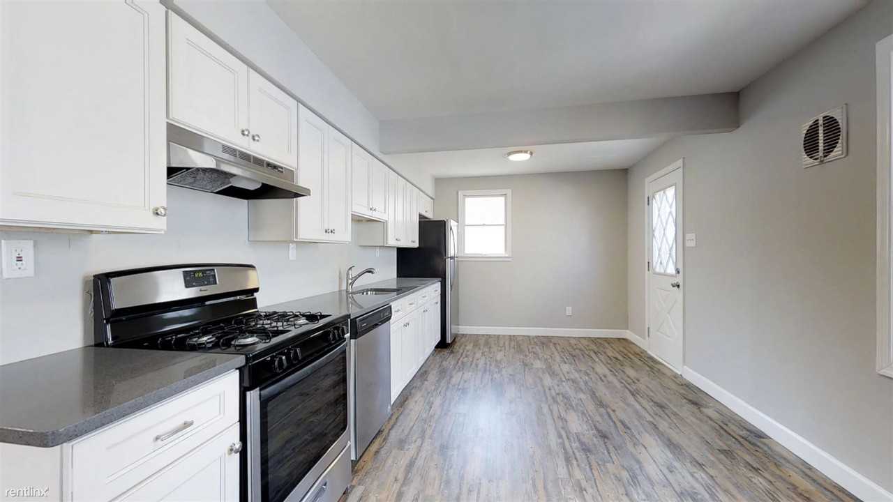 222 S Lowell Ave - Photo 2 of 10