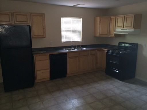 706 Jefferson St - Photo 2 of 5