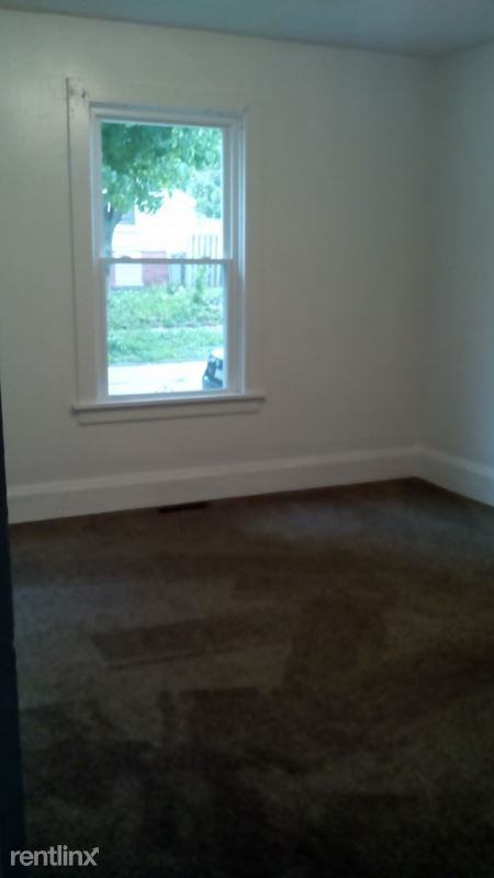 226 W 20th St - Photo 2 of 7