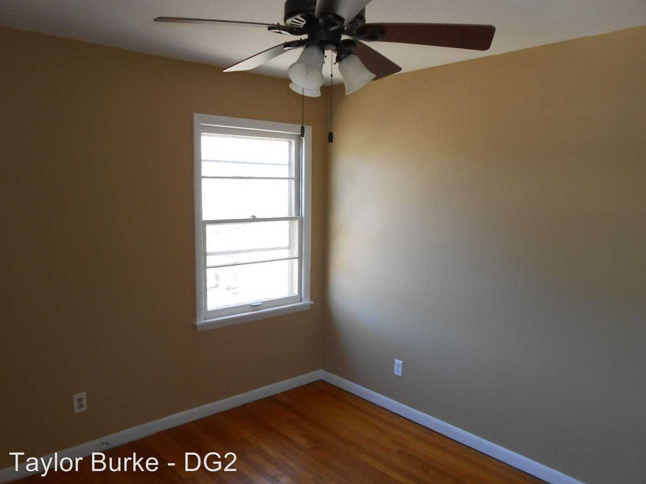 213 Lake Dr Cir NE - Photo 2 of 15