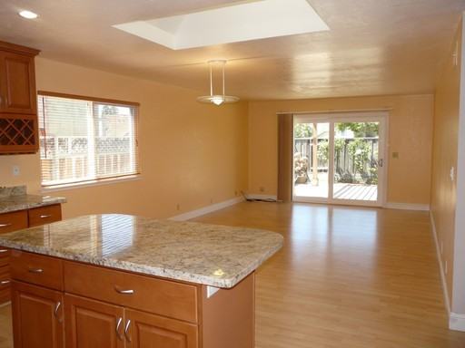 1039 Columbus Dr - Photo 3 of 12