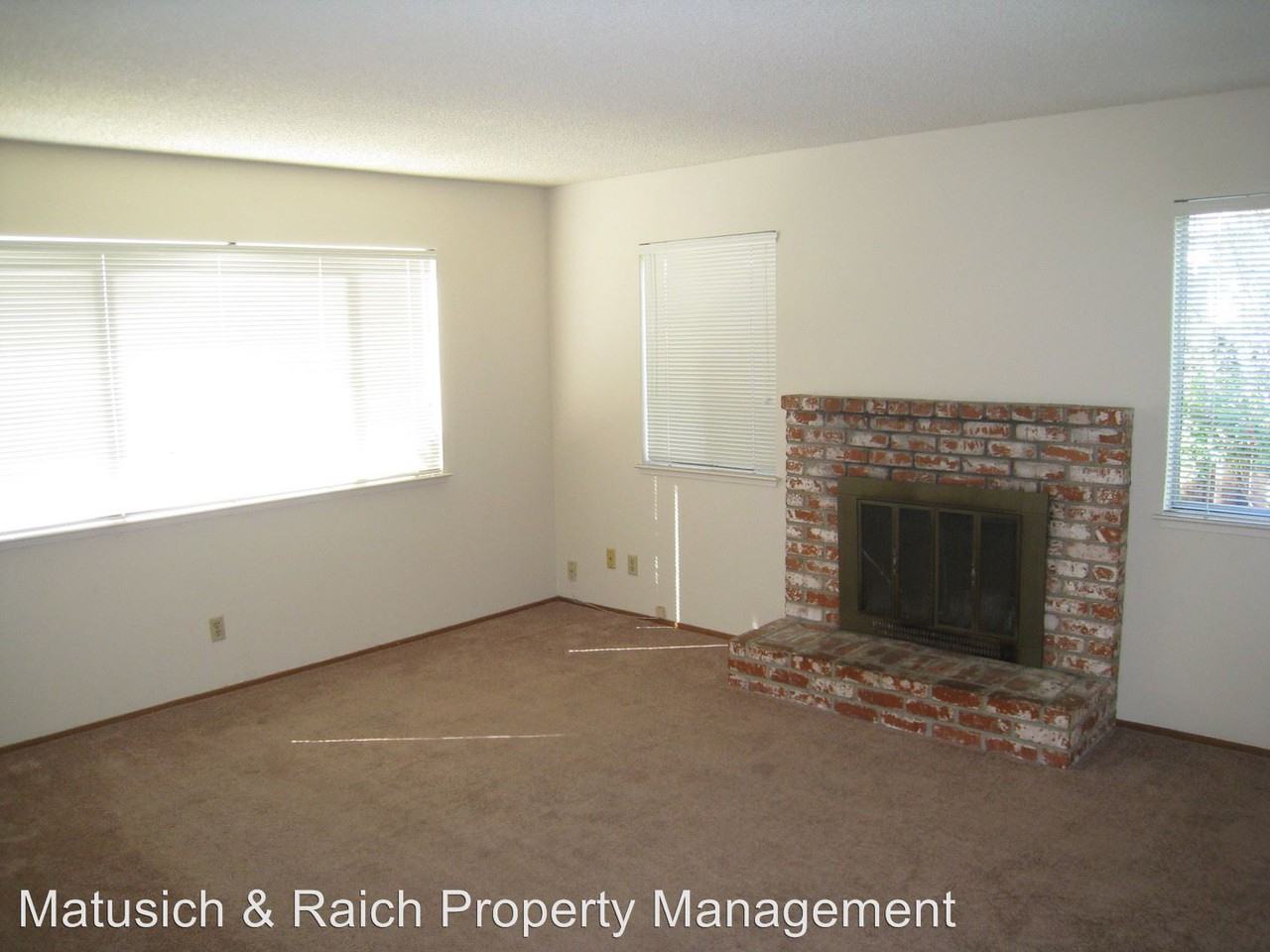 152 Belwood Ln - Photo 2 of 8