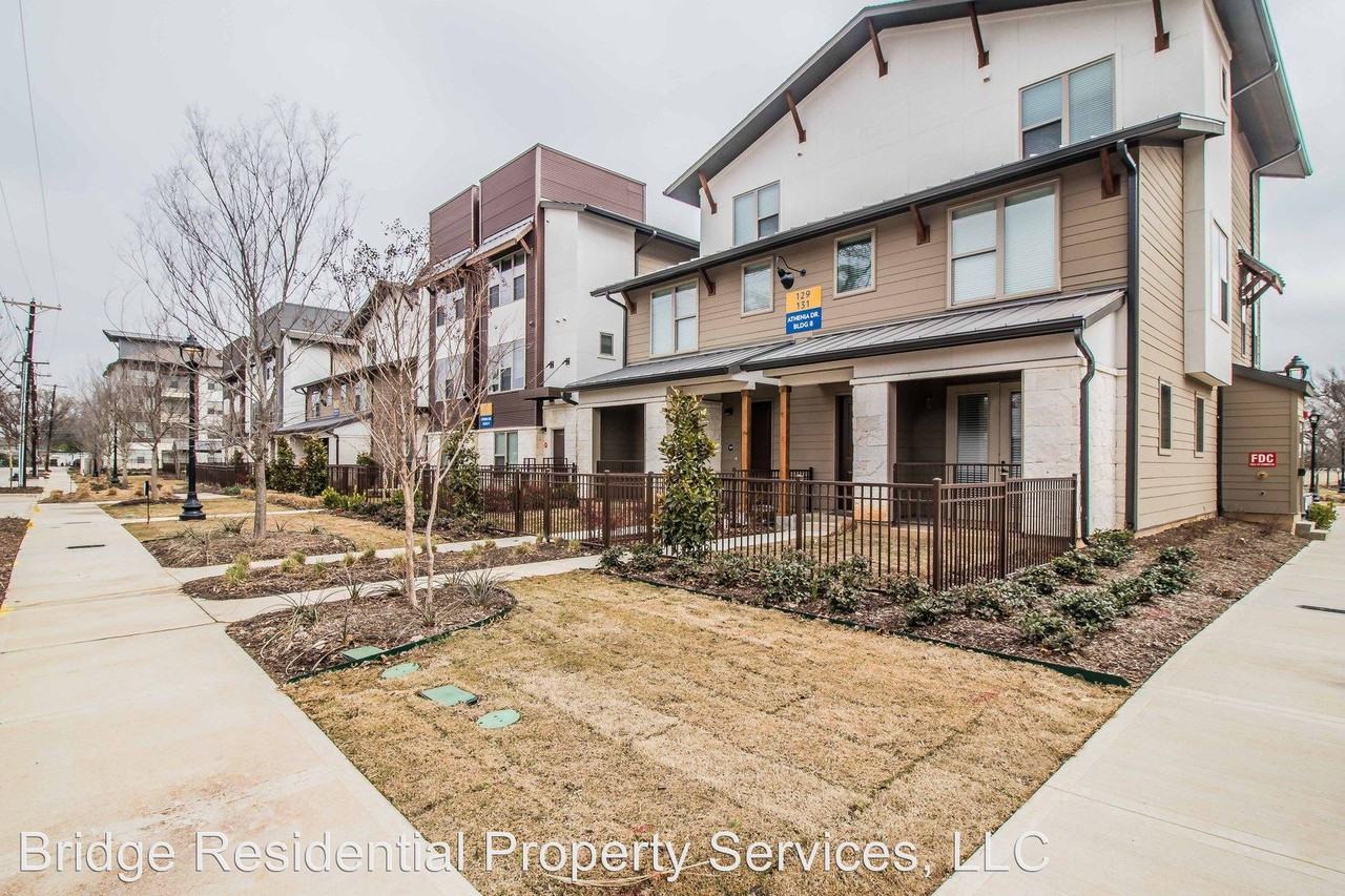 121 Athenia Dr - Photo 2 of 11