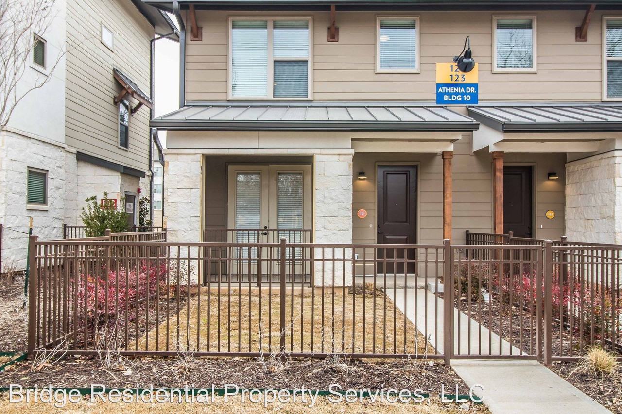 121 Athenia Dr - Photo 3 of 11