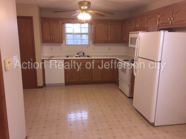 400 Gateway Dr - Photo 3 of 12