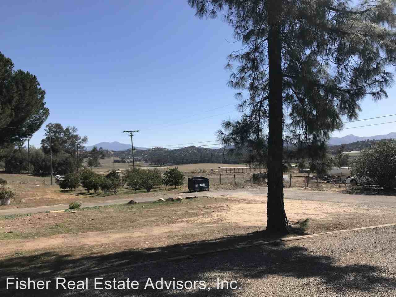 1378 Ramona St - Photo 2 of 10