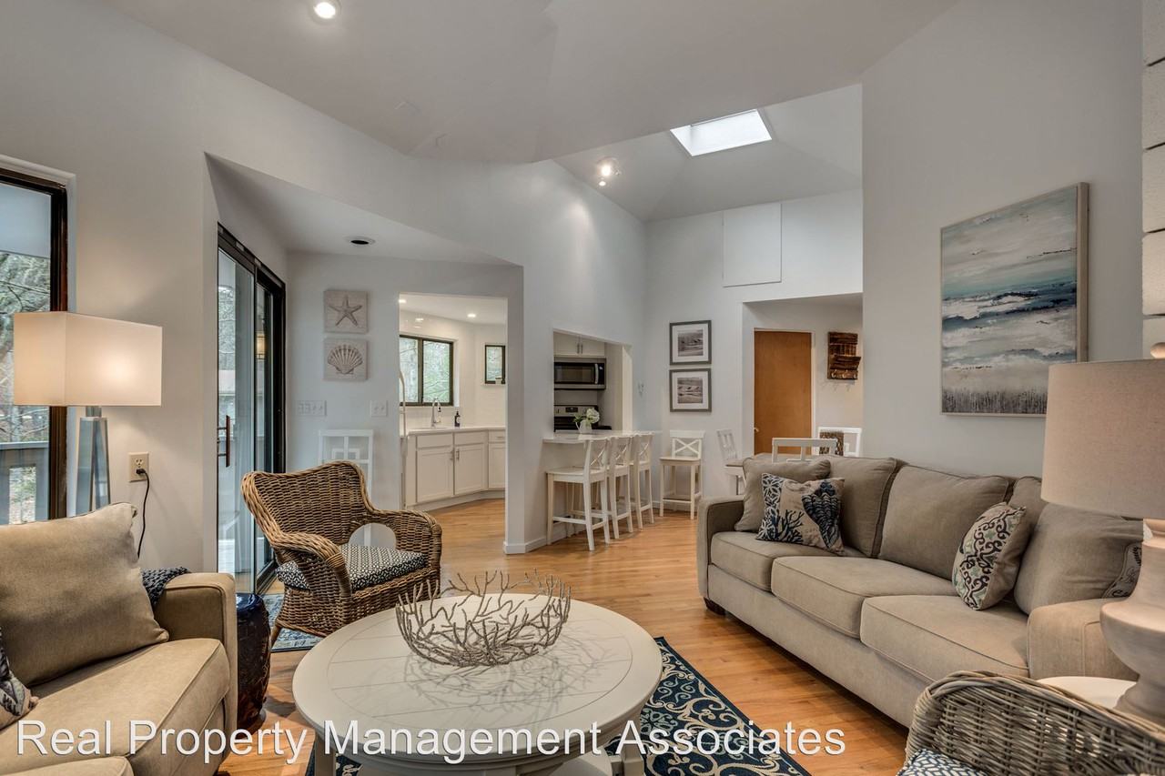 68 Pine Ave - Photo 3 of 14