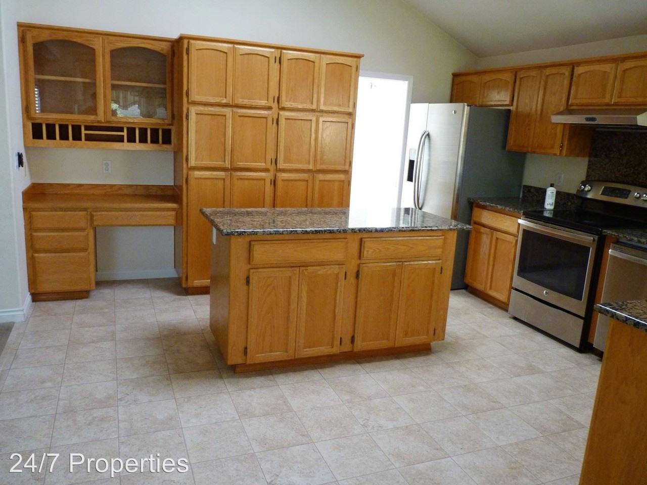 8361 SW Deeann Ct - Photo 2 of 12