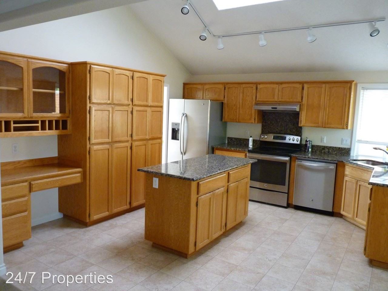 8361 SW Deeann Ct - Photo 3 of 12