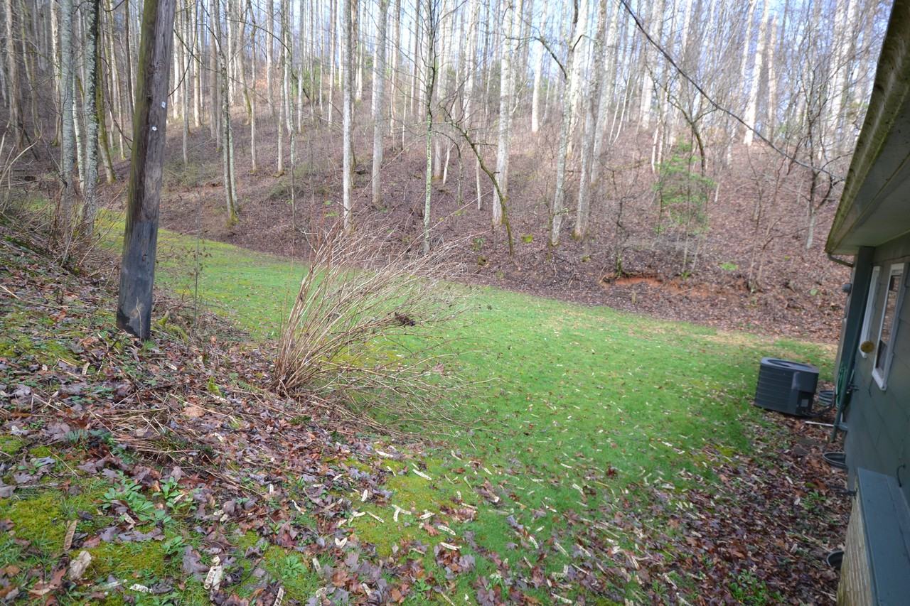 790 Thompson Rd - Photo 2 of 12